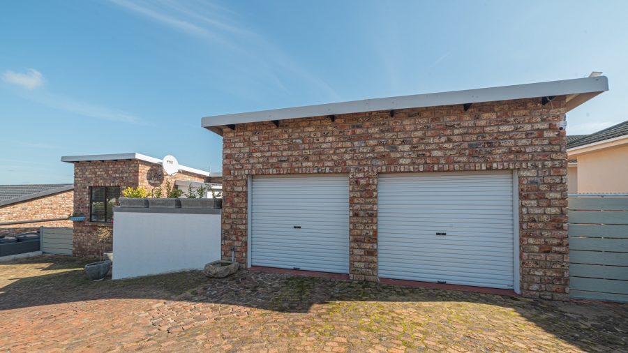 3 Bedroom Property for Sale in Fraaiuitsig Western Cape